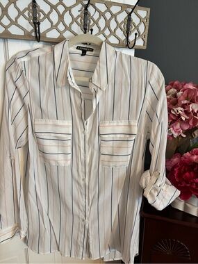 Express Striped Button-Up Shirt in White, Navy & Peach